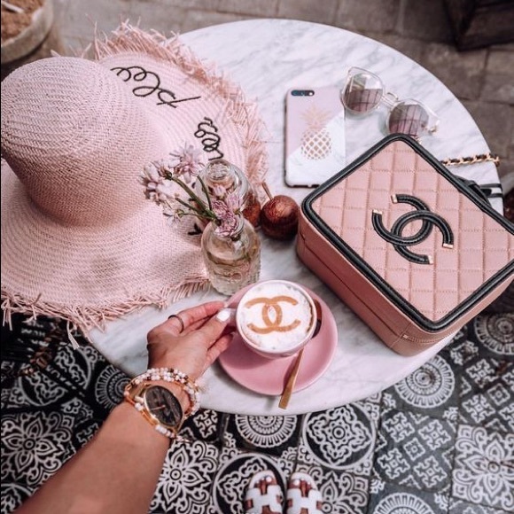 Meet your Posher, Yuna - Picture 1 of 1